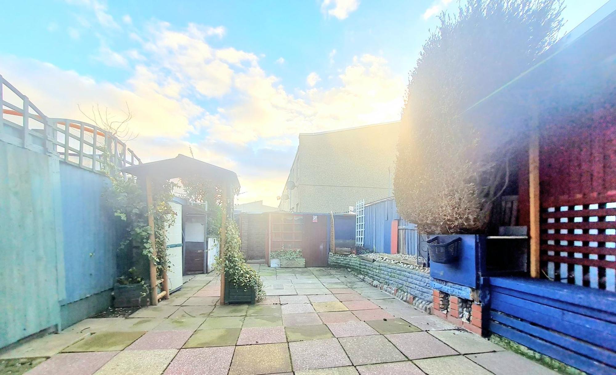 Apartment Cosy Luxurious 3 Bedroom House, Free Parking, Free Wifi, Private Garden, Free Netflix *